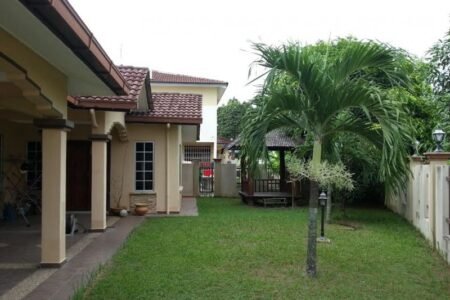 Taman Lestari Putra 2 story house for sale, Seri Kembanagn
