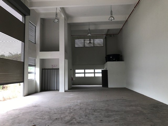 kawasan perindustrian balakong jaya selangor semi-detached factory for sale.