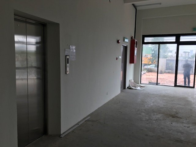 kawasan perindustrian balakong jaya selangor semi-detached factory for sale.