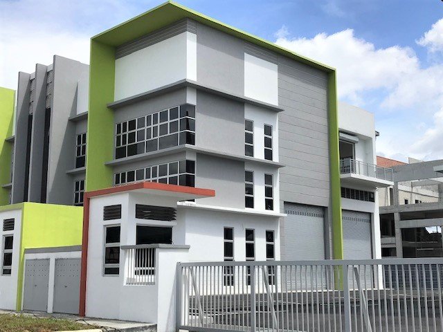 Perdana industrial park semi-d factory for rent Puchong Selangor 