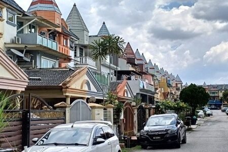 Taman Putri Jaya 3 story house for sale, Cheras