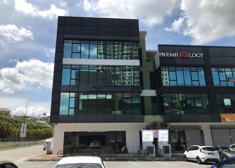 Shop lot for sale in Bandar 16 Sierra Puchong
